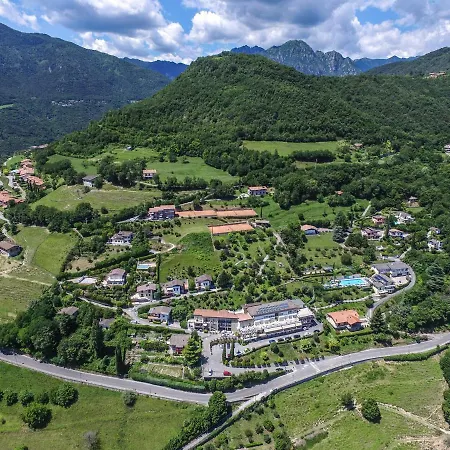 Village Lucia Hotel 3*
