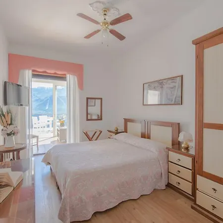 Village Lucia 3* Tremosine