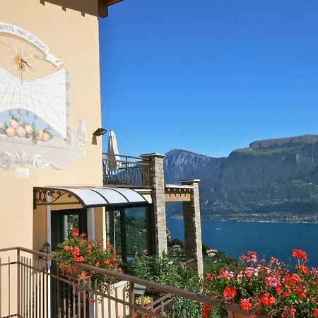 Village Lucia Отель Tremosine