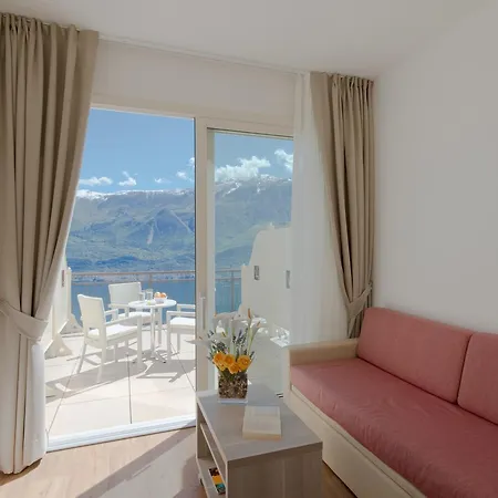 Village Lucia 3*