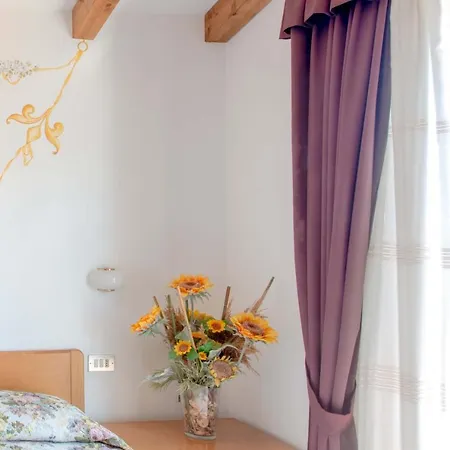 Отель Village Lucia 3*