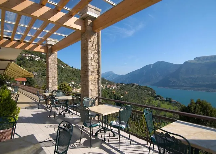 Village Lucia Отель 3*